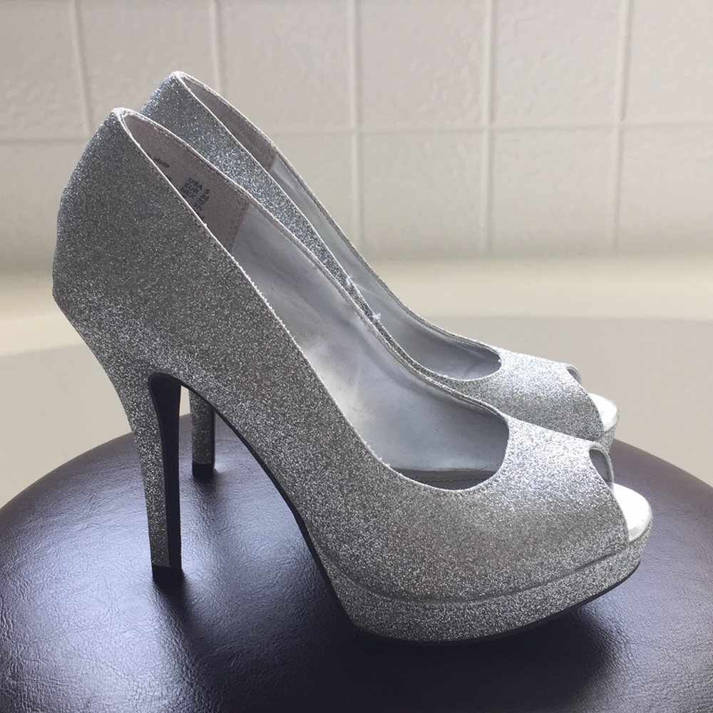 Glitter Platform Peep-toe Pump